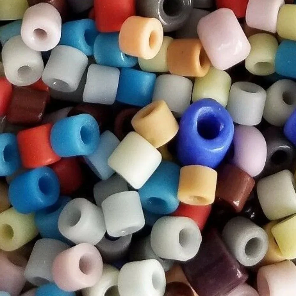 550+ BEADS Crow Pony multi colored blue creamy beige